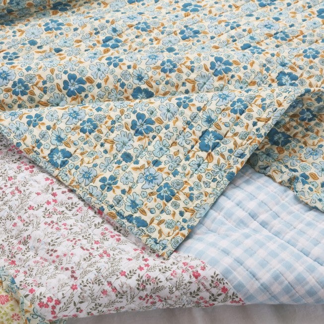Ditsy Ruffle Quilted Throw Blanket, , alternate image number null