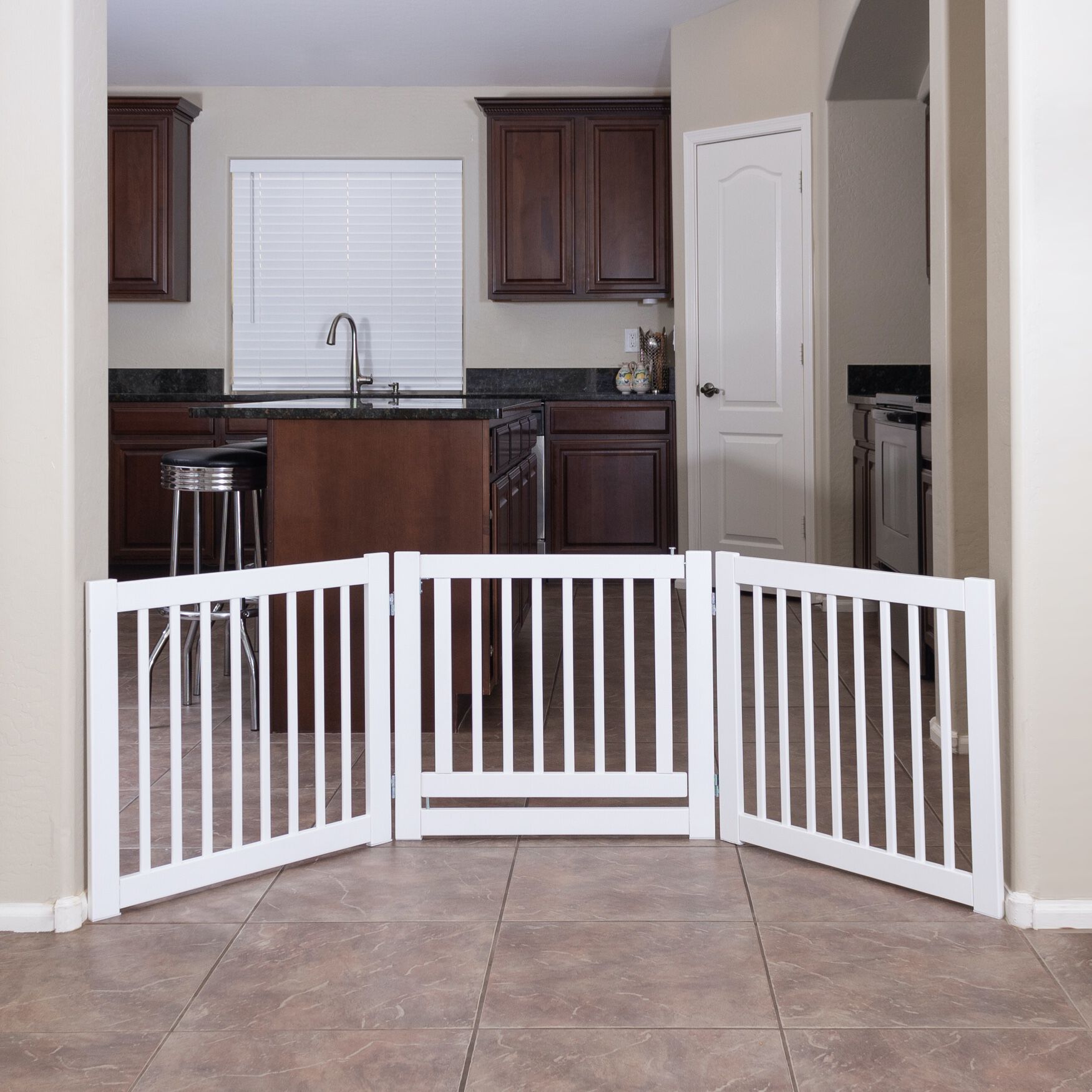 360 Configurable Pet Gate with Door Eloquii