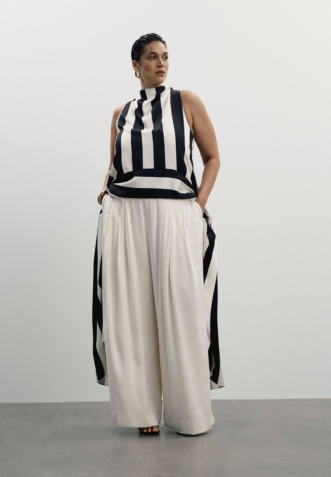 Pleated Wide-Leg Pant