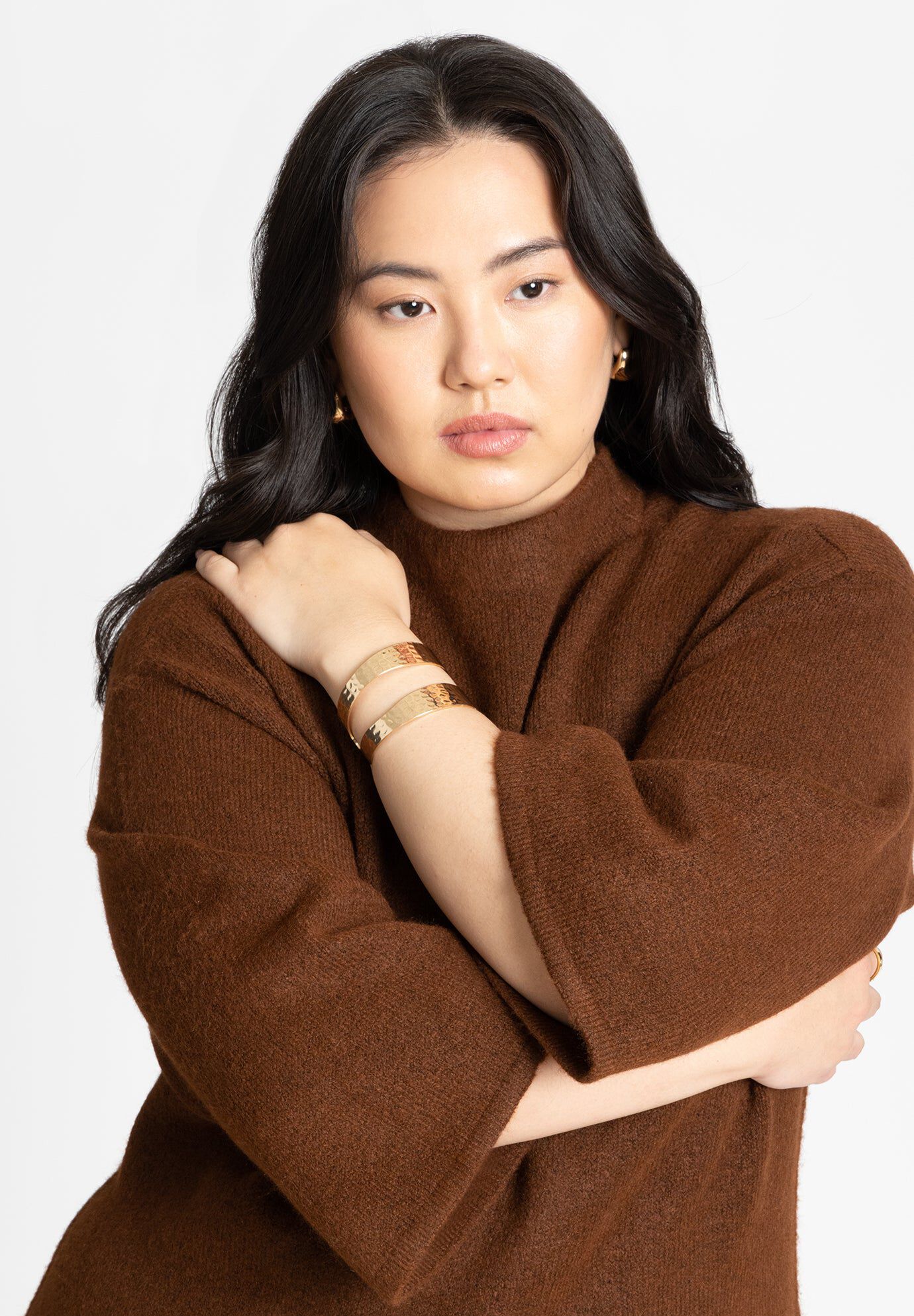 Hammered Cutout Cuff Bracelet, GOLD, hi-res image number 0