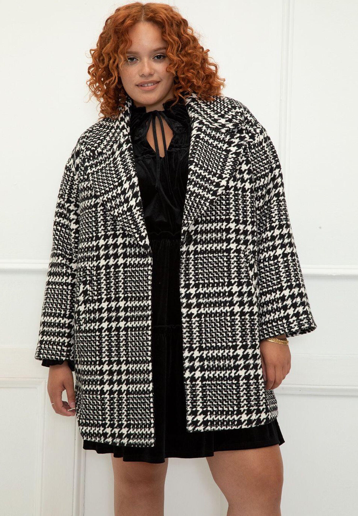 Houndstooth Coat with Relaxed Fit and Pockets 4473594 Eloquii