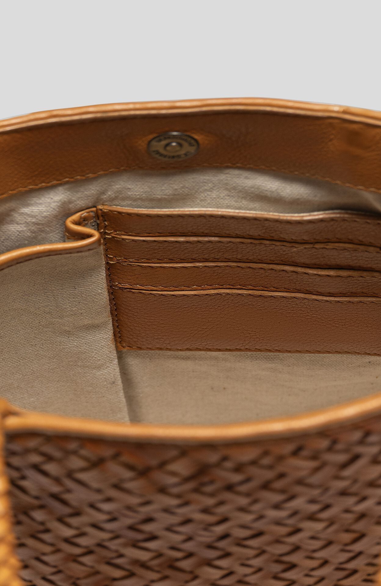 Arlington - Medium Shoulder Bag - Black, TAN, alternate image number 3