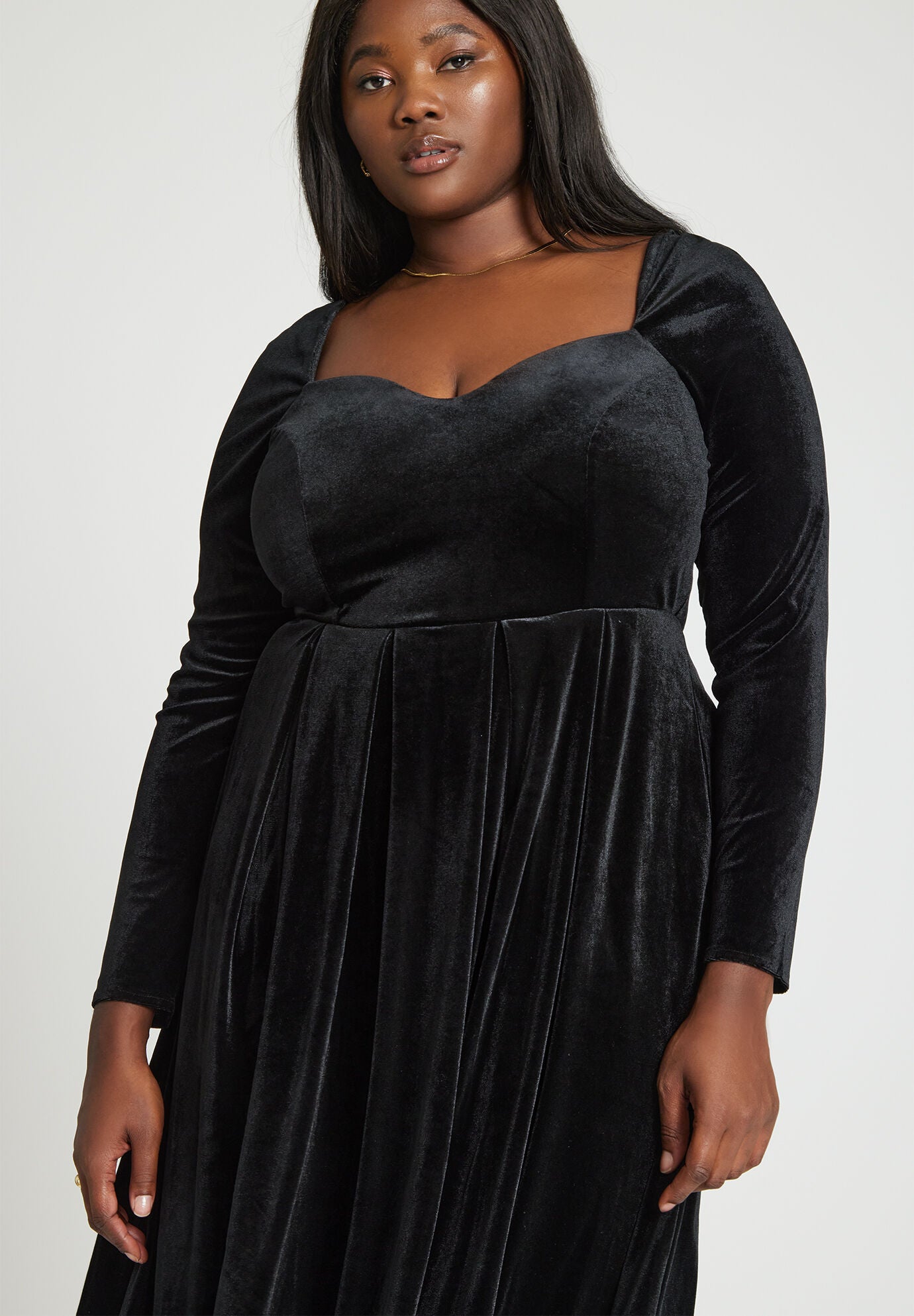 Sweetheart neckline top velvet dress