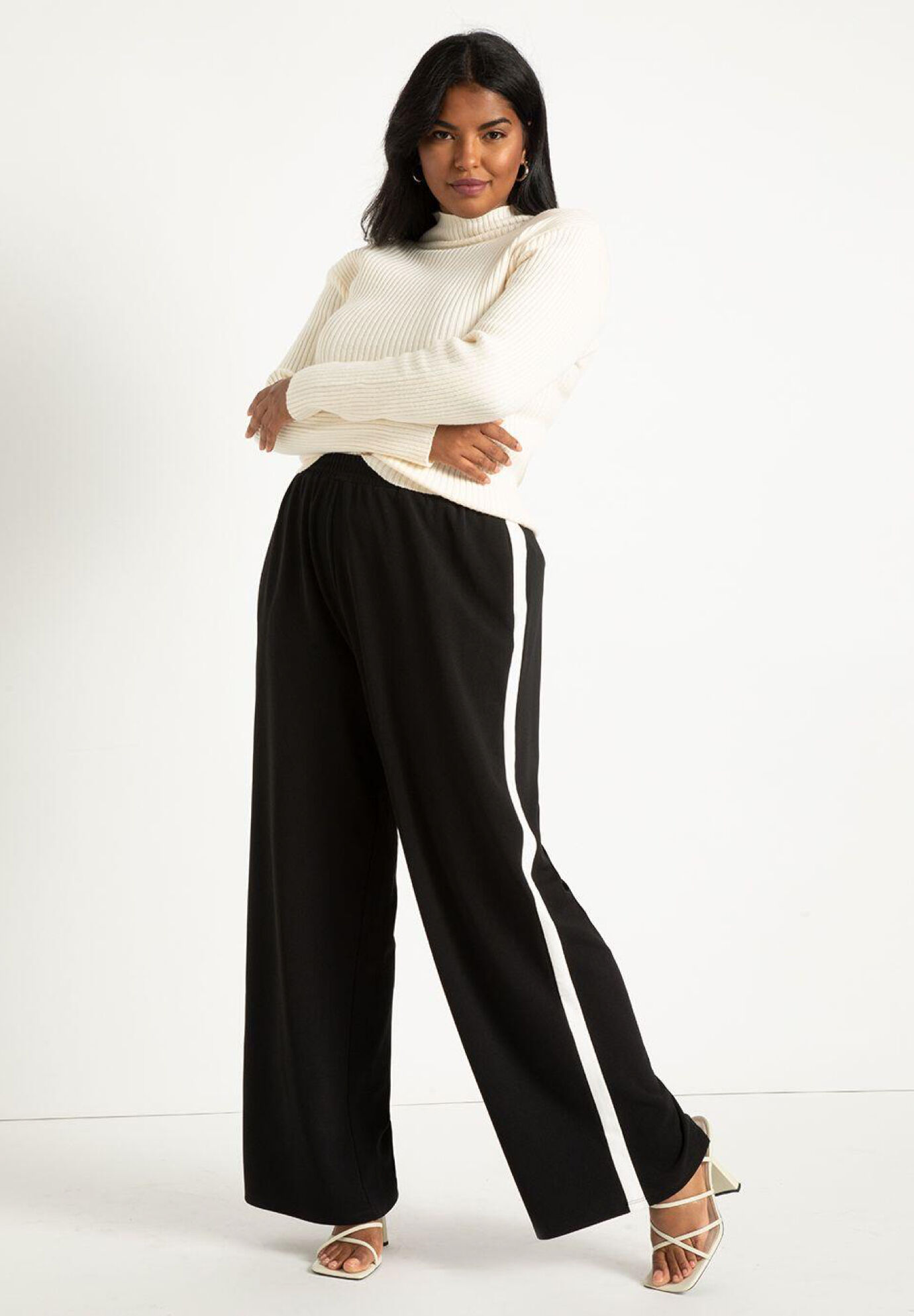 Buy Online Women Stylish Black Striped Volume Play Trousers at best price -  Pluss.in