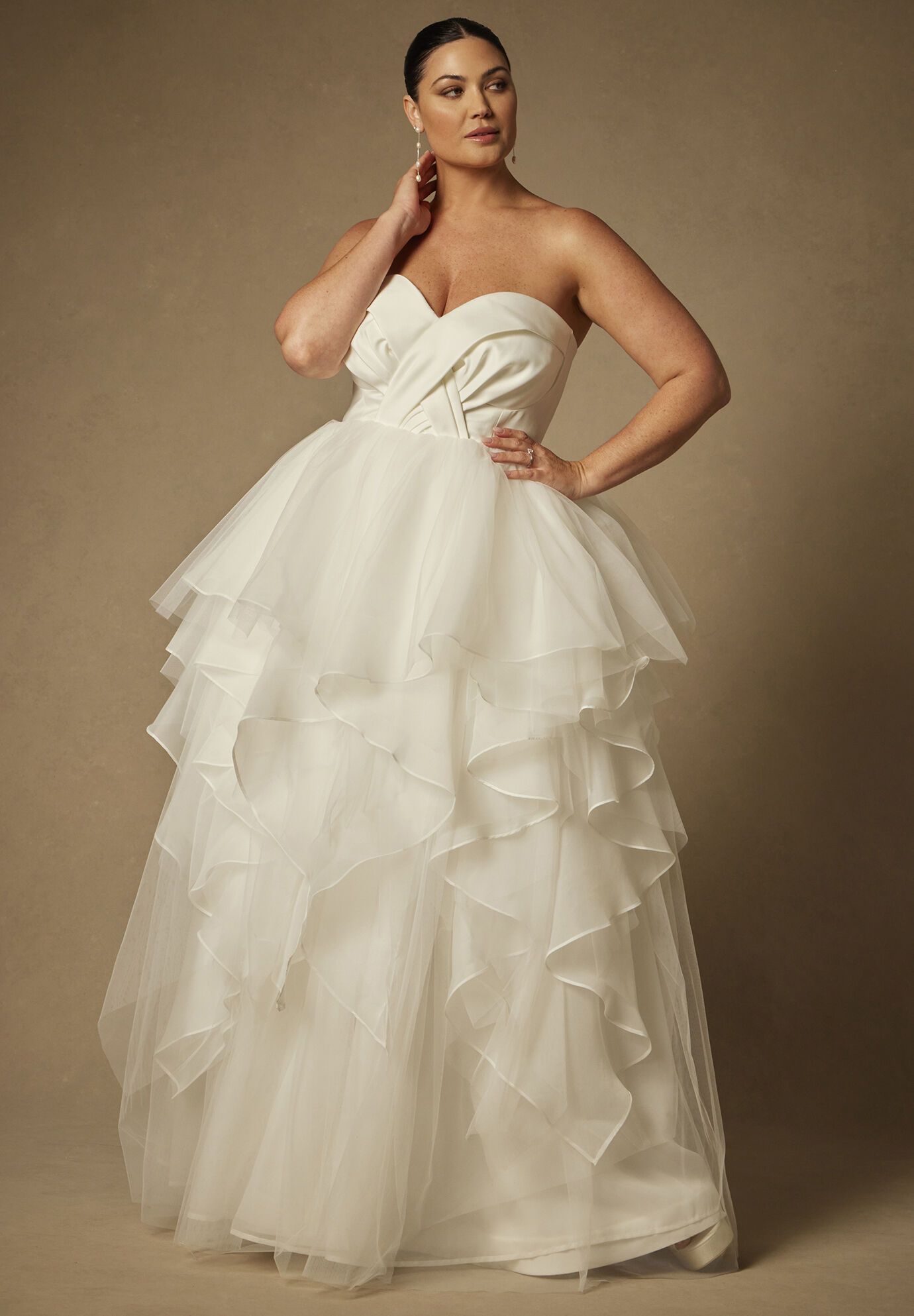 Plus Size V-neck Strapless Sweetheart Floor Length Pleated Back Zipper Tiered Wedding Dress With Pearls