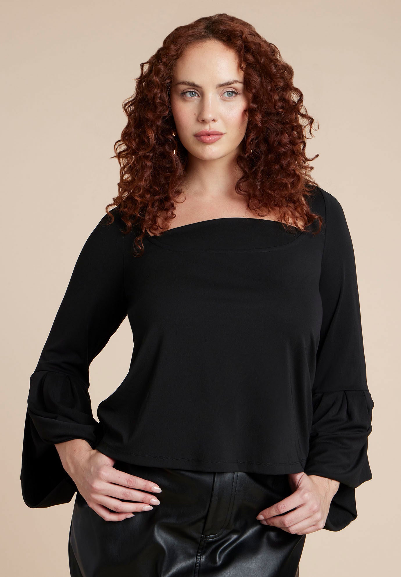 Cross Front Cut Out Top | Dia & Co