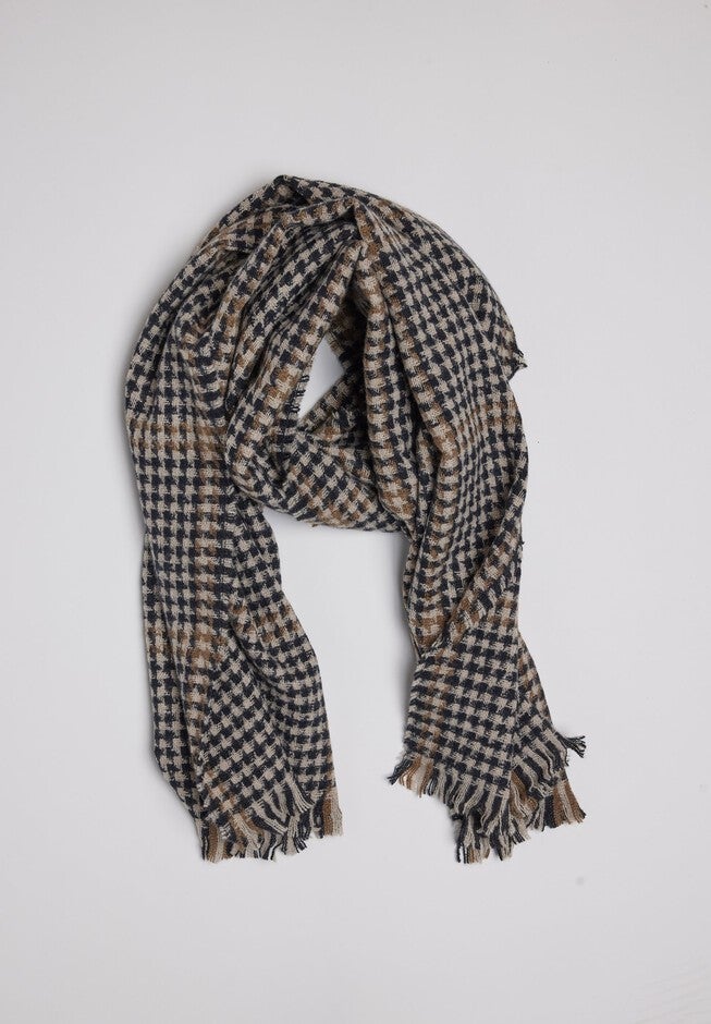 Peak Scarf, Black and White / Black, hi-res image number 0