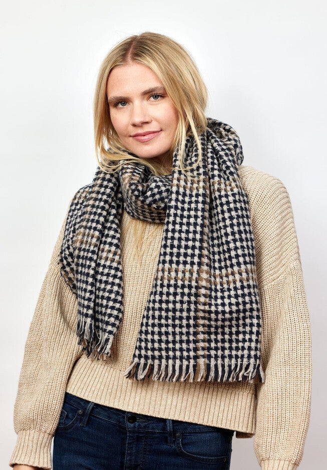 Peak Scarf, Black and White / Black, alternate image number 2