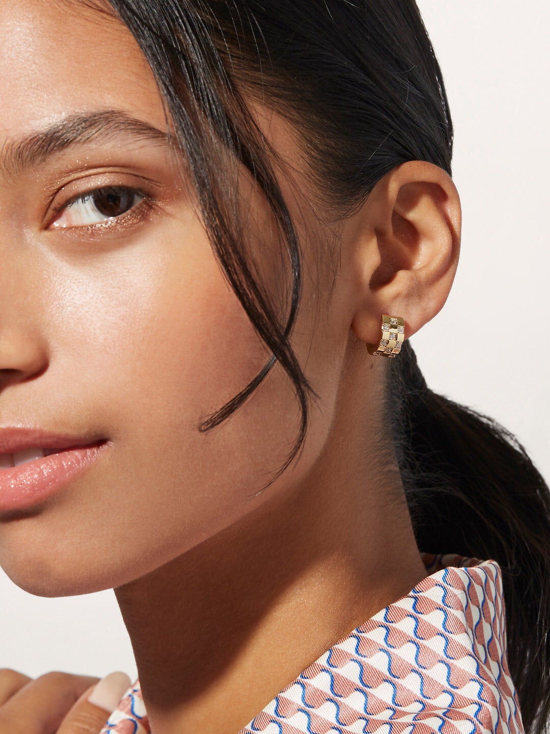 Small Hoop Earrings - Eden, GOLD, alternate image number 2