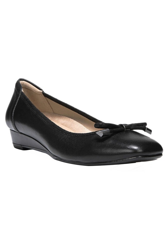 Dove Flats by Naturalizer®, BLACK, hi-res image number 0