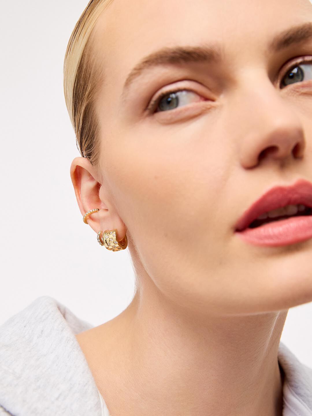 Small Hoop Earrings - Eden, GOLD, alternate image number 5