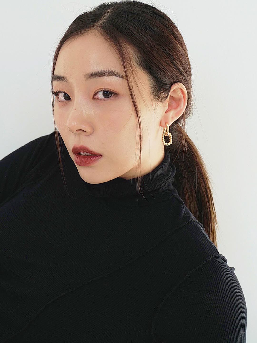 Double Hoop Earrings - Ash Double, GOLD, alternate image number 4