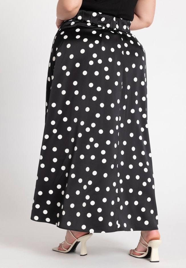 Maxi Skirt With Tie Waist image number 2