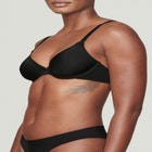 The Triangle - Micro image number null