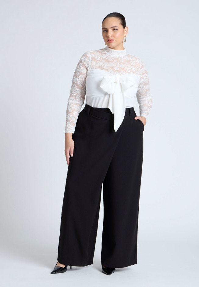 Bow Bodice Lace Top image number 3
