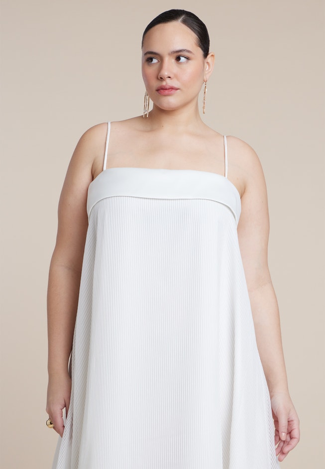 Dramatic Organza Trapeze Gown image number 2