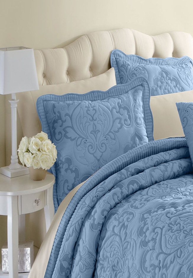 Amelia Bedspread image number 1
