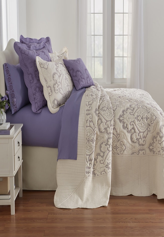Amelia Bedspread image number 3