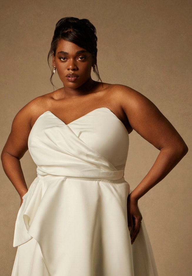 Bridal by ELOQUII Sculptural Gown With Removable Skirt image number null
