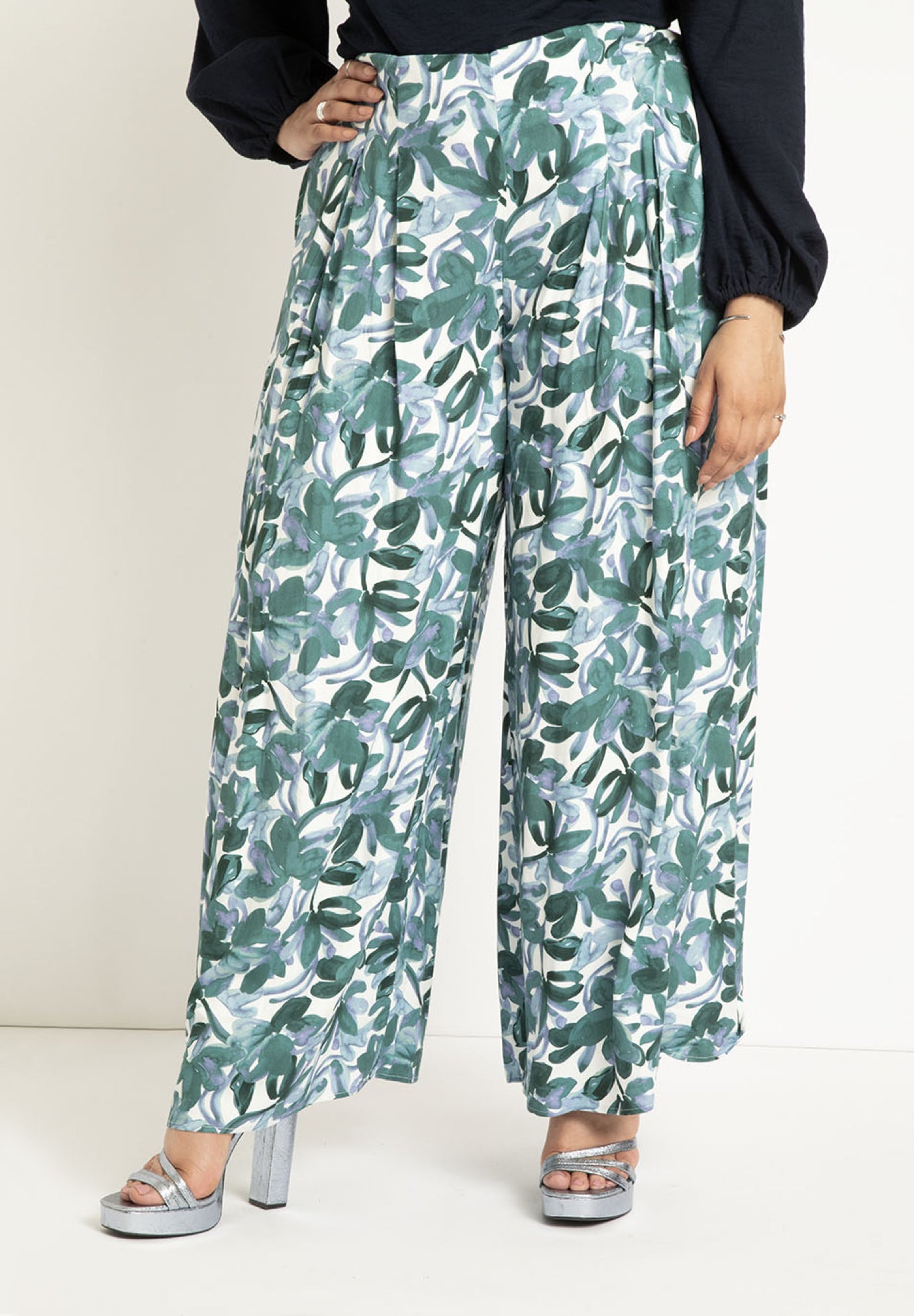 Wide Leg Flared Pants image number 3