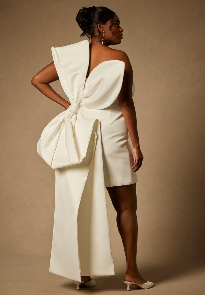 Bridal by ELOQUII Strapless Mini Dress With Draped Train image number 7