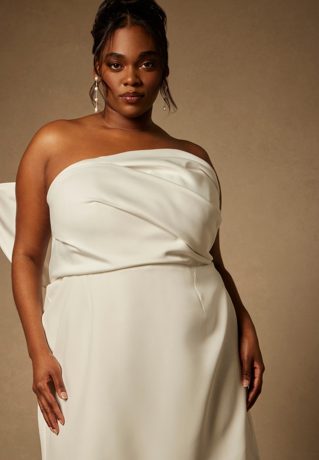 Bridal by ELOQUII Strapless Mini Dress With Draped Train image number 8