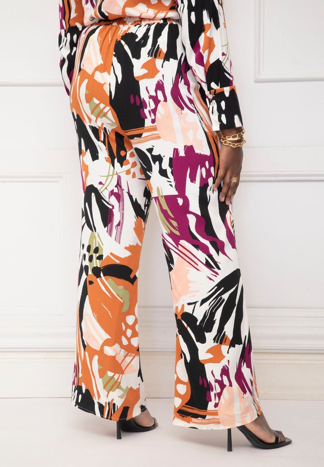 ELOQUII Elements Flared Leg Pant image number 3