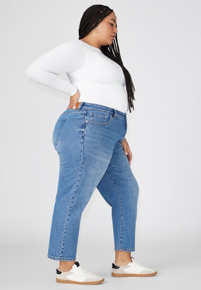The Naomi Comfort Stretch Straight Leg Jean Crop image number 1