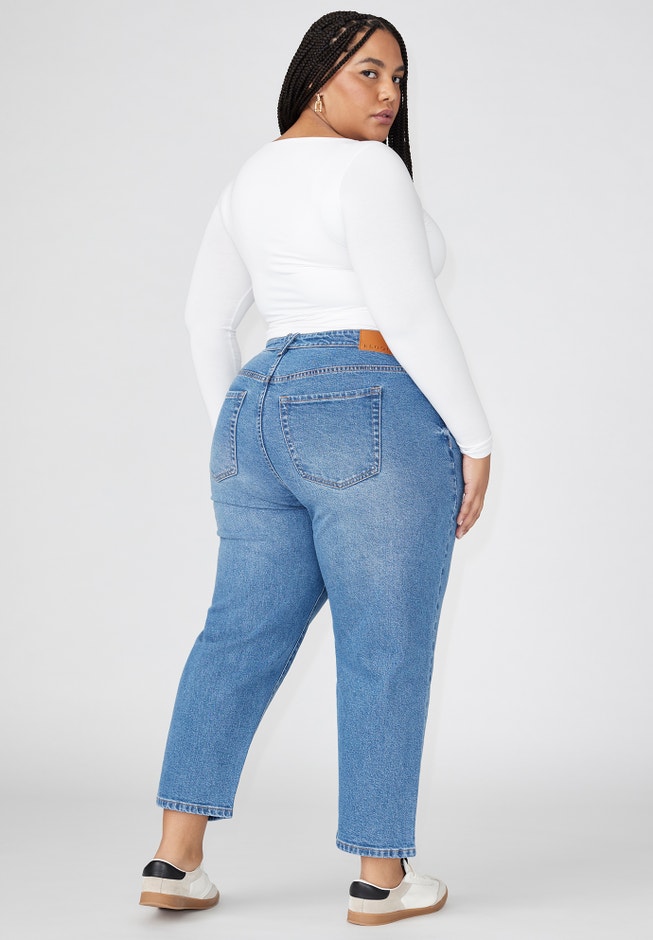 The Naomi Comfort Stretch Straight Leg Jean Crop image number 2
