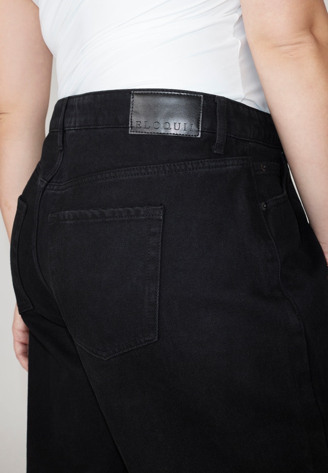 The Loose Fit Jean image number 4