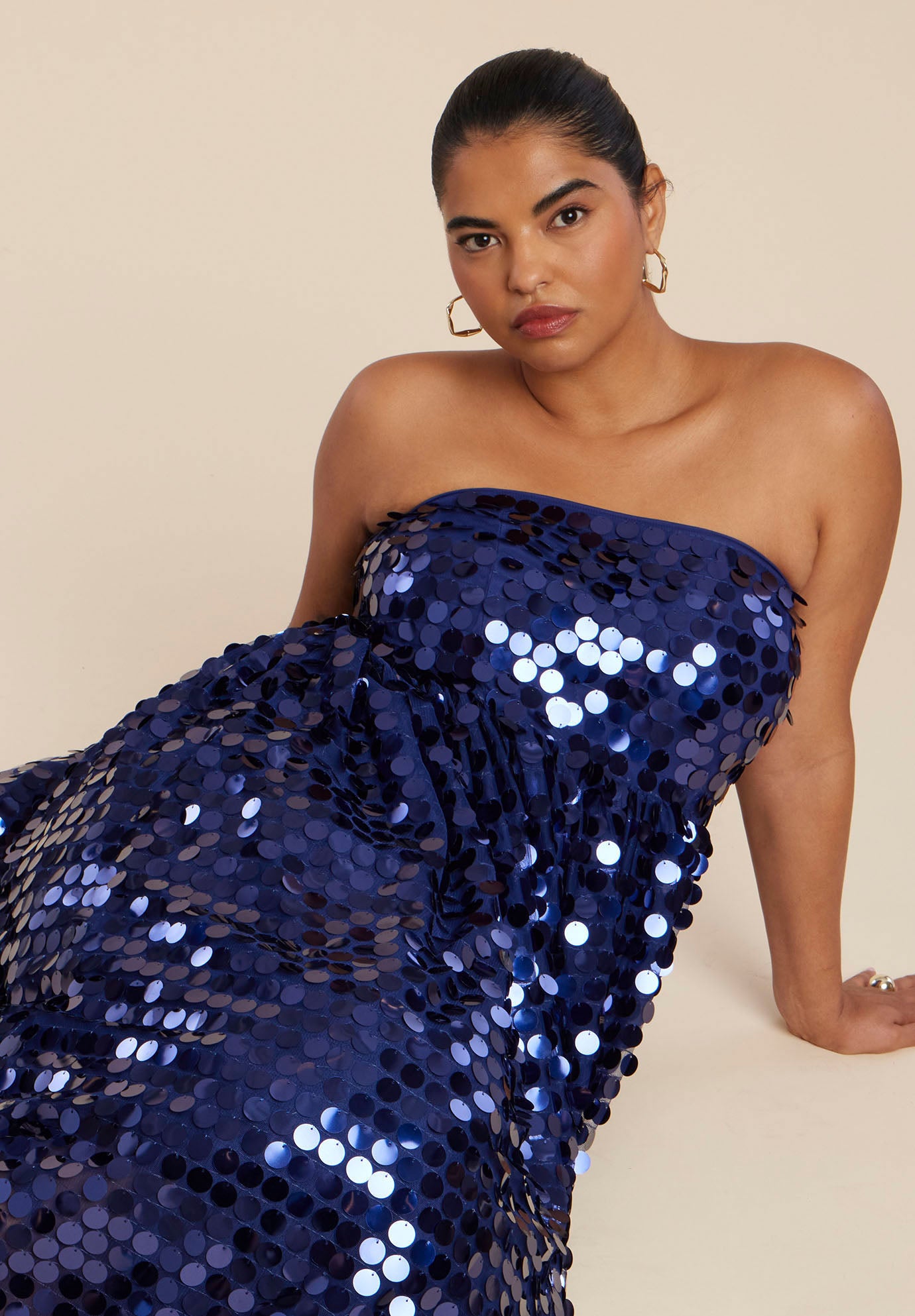 Paillette Dress With Big Skirt image number 4