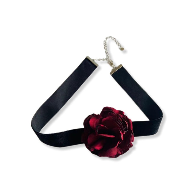 Floral Rosette Choker image number 0