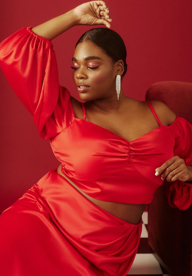 Sweetheart Neckline Cropped Satin Blouse image number null