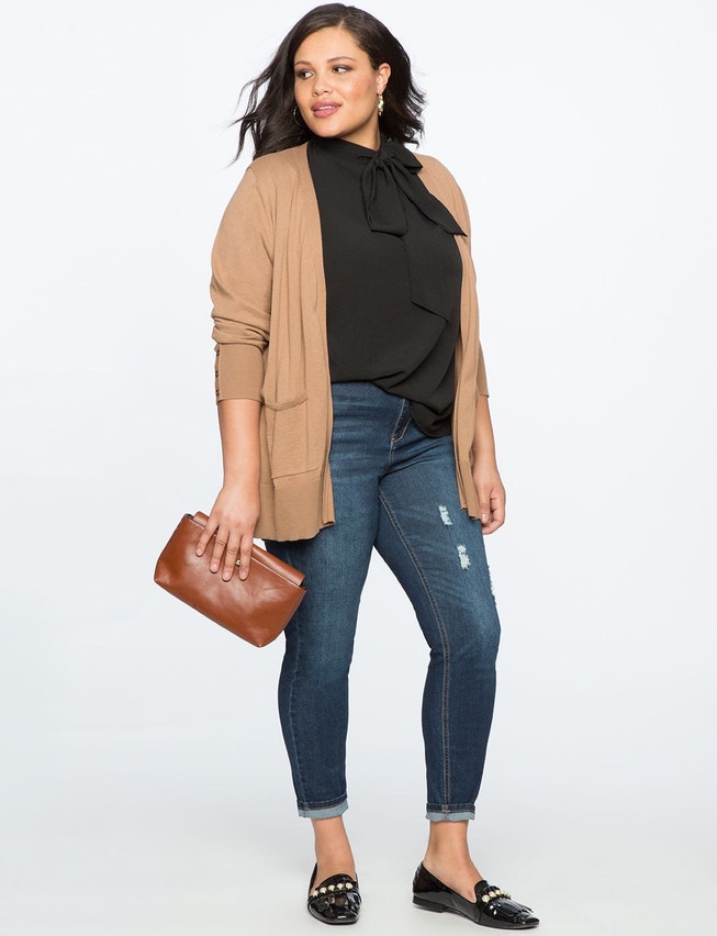 Classic Fit Peach Lift Distressed Skinny Jean image number 2