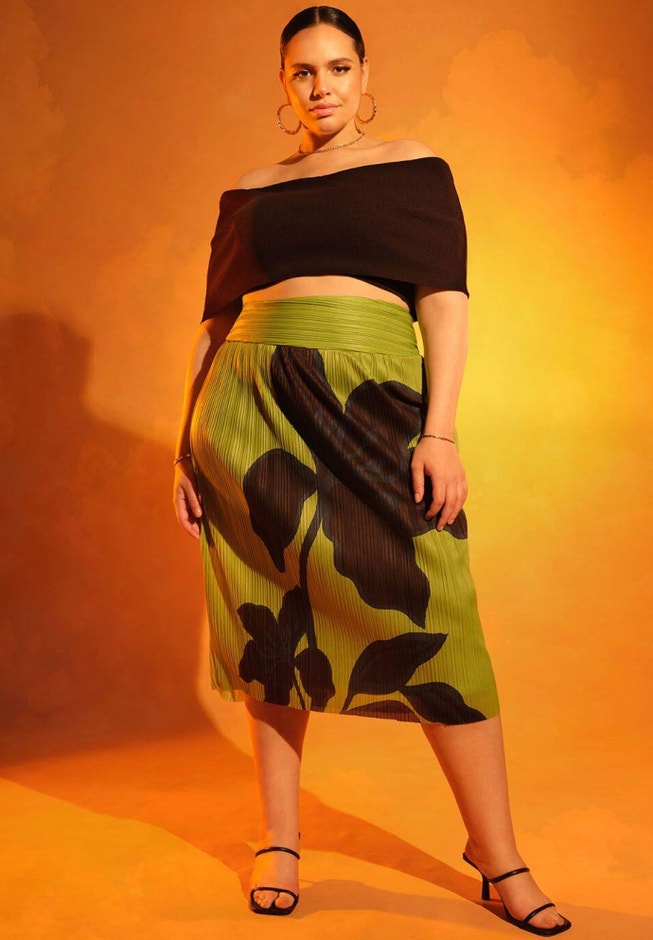 High Waisted Knit Midi Skirt image number null