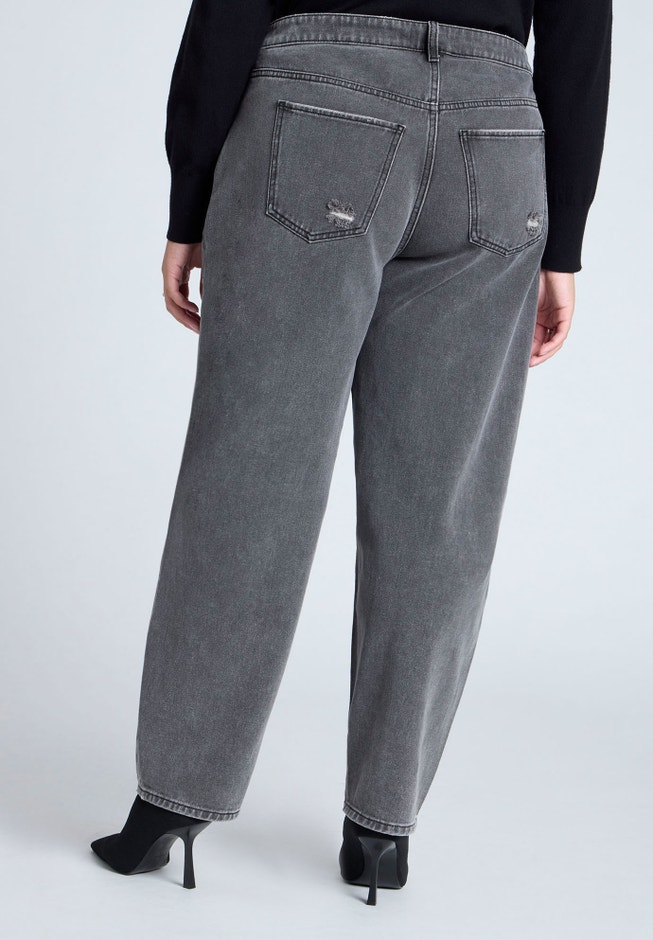 Relaxed Taper Leg Jean With Studs image number 2