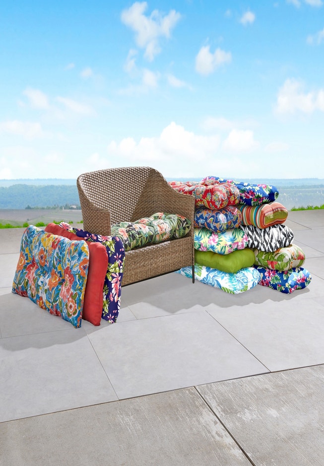 BH Performance Fabric Tufted Wicker Settee Cushion image number 1