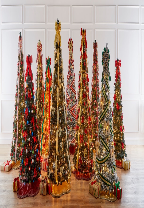 Fully Decorated Pre-Lit 6’ Pop-Up Christmas Tree image number 2