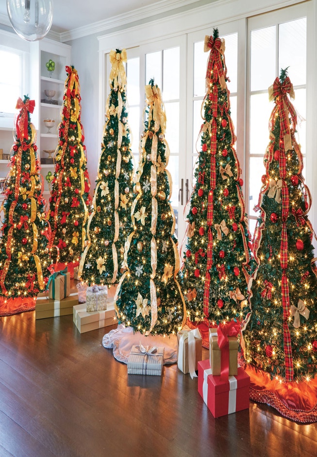 Fully Decorated Pre-Lit 7½' Pop-Up Christmas Tree image number 5