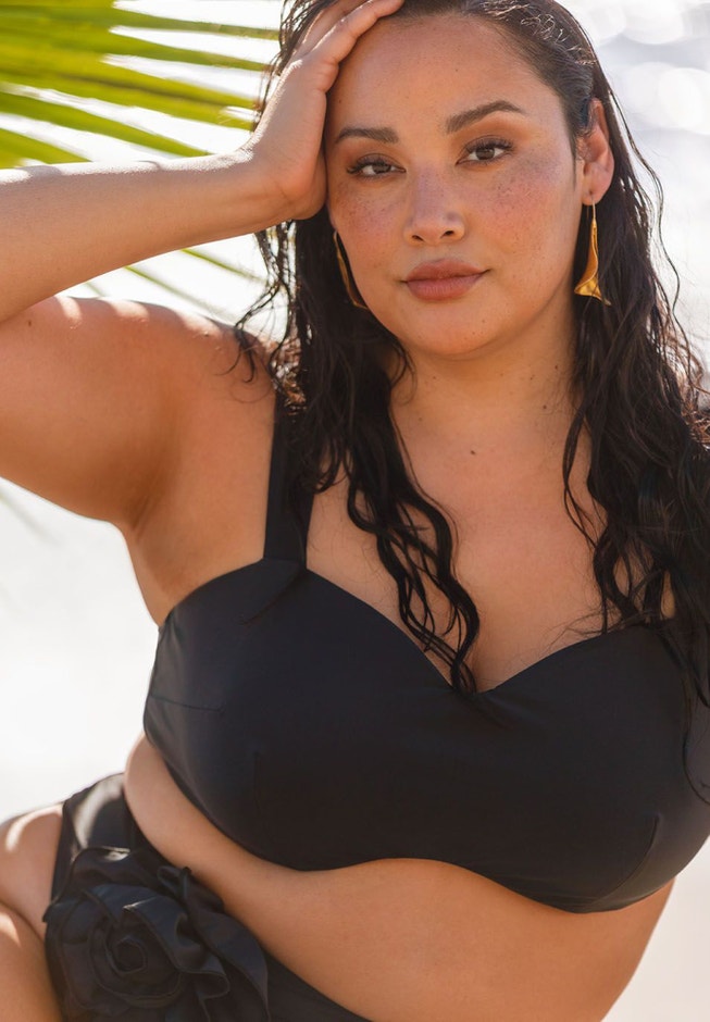 Sweetheart Neckline Bikini Top image number null