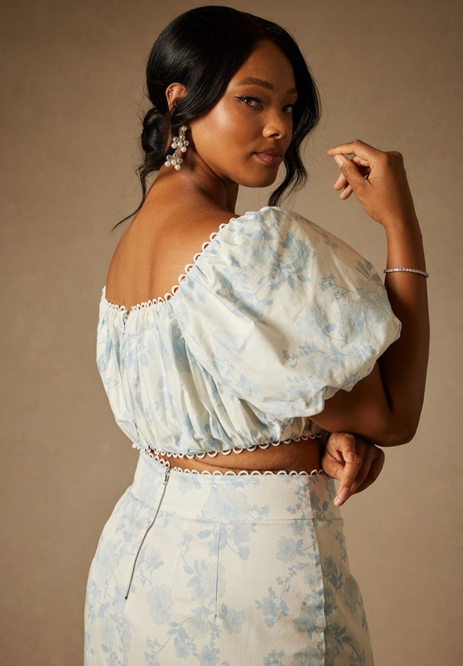 Bridal by ELOQUII Printed Puff Sleeve Top image number 1