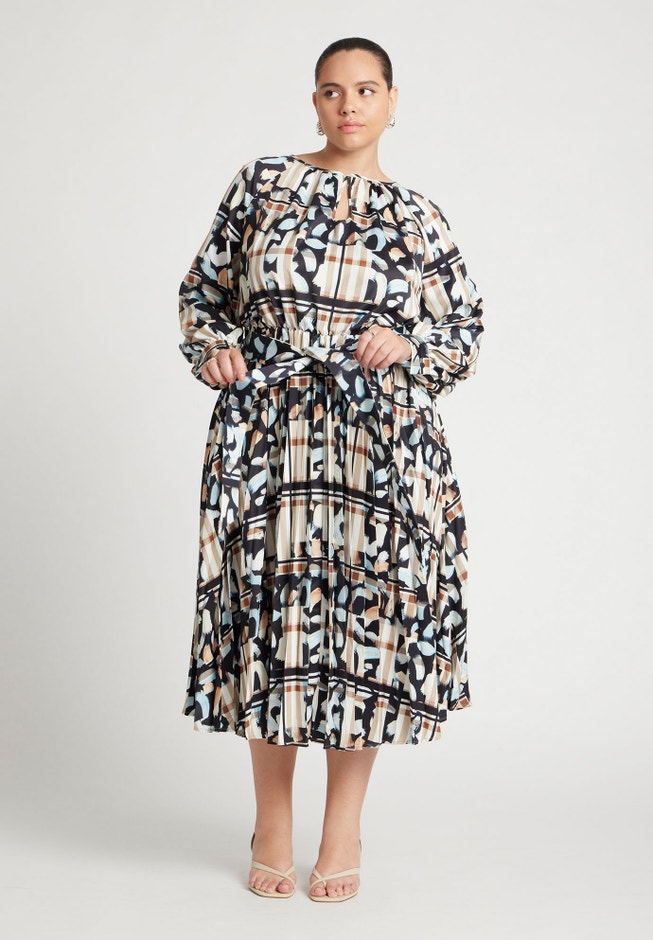 Front Keyhole Pleated Maxi Dress image number 0