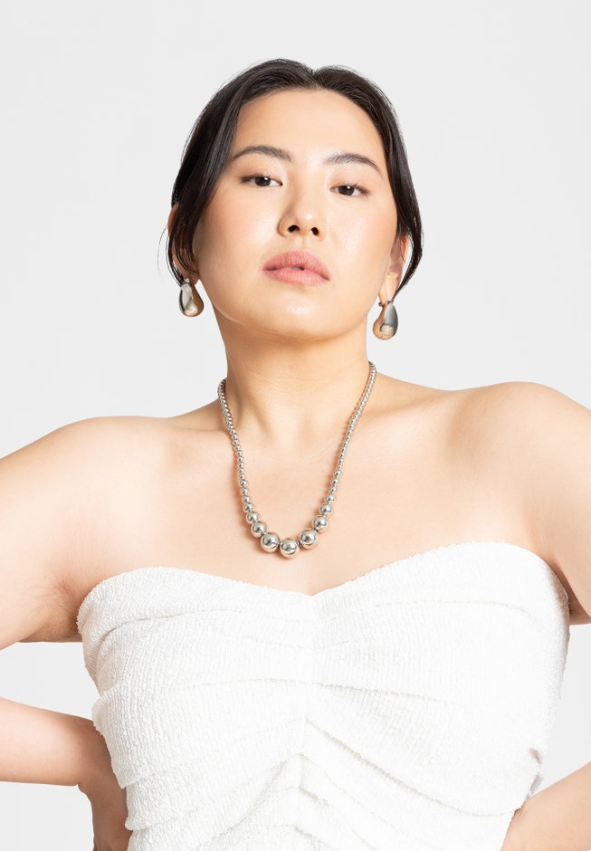 Variegated Ball Necklace image number 0