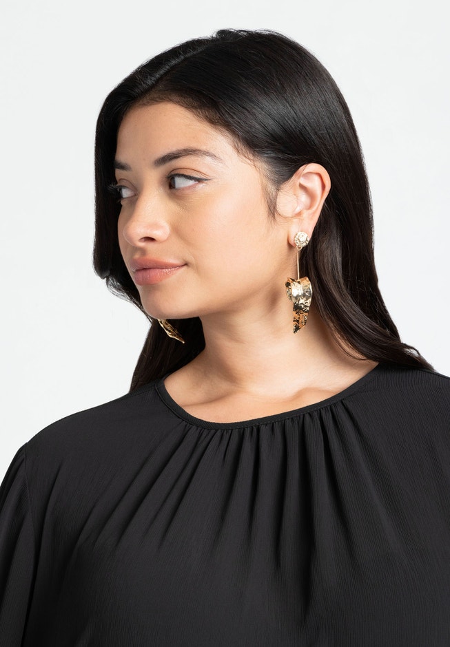 Hanging Half Heart Pearl Earrings image number 0