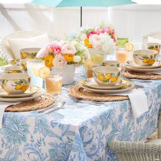16-Pc. Lemon Dinnerware Set image number 2