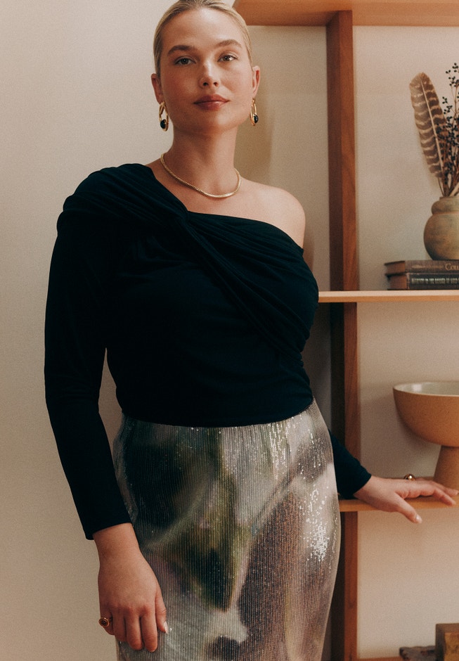 Shoulder-Twist Drape Top image number 3