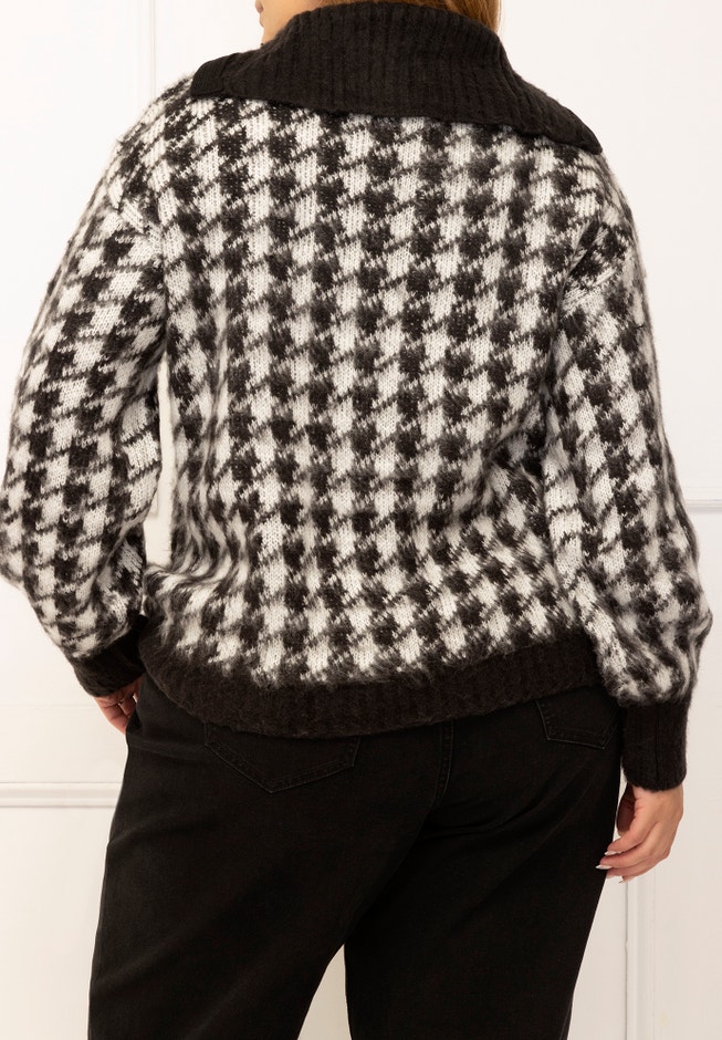 ELOQUII Elements 1/3 Zip Houndstooth Sweater image number 1