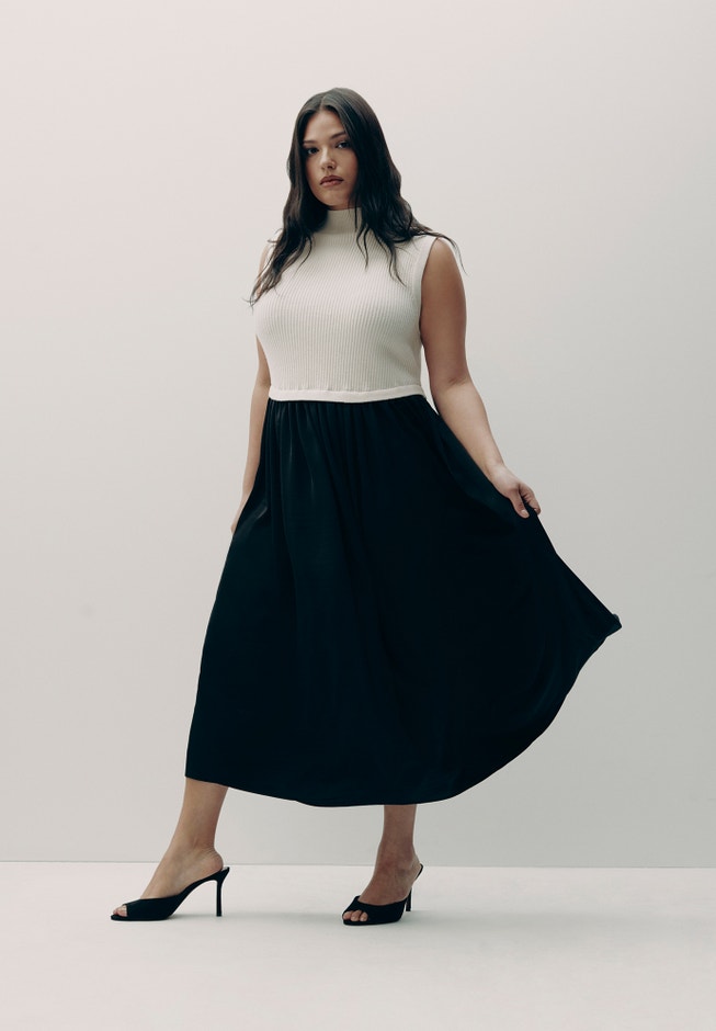 Sleevless Mockneck Twofer Midi Dress image number 0