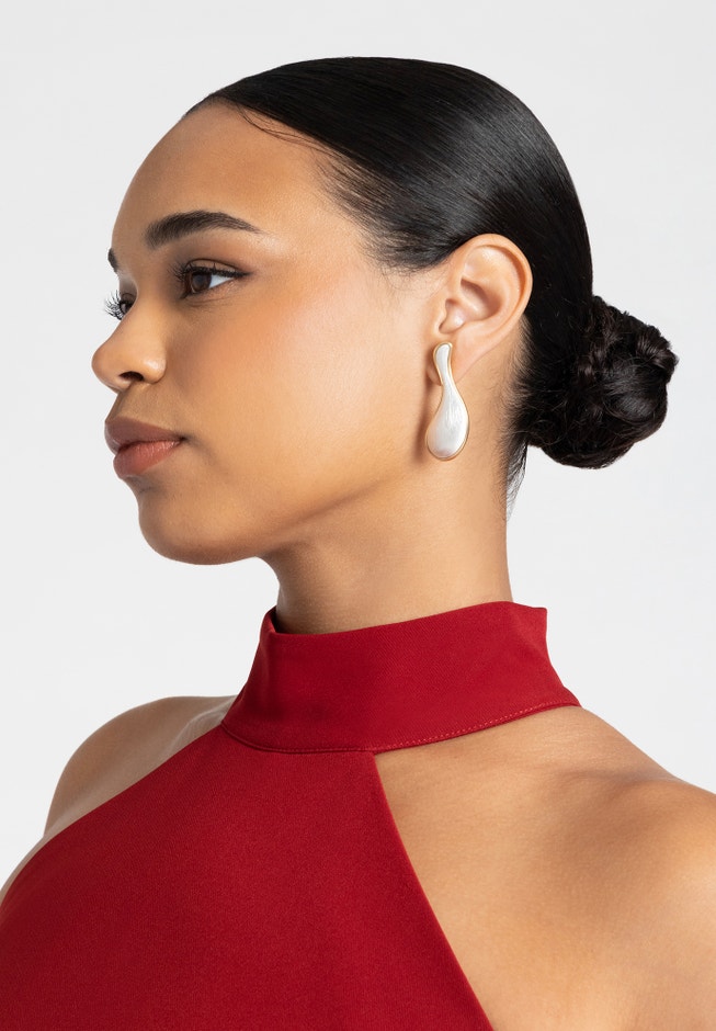 Brushed Pearl Teardrop Statement Earrings image number 0
