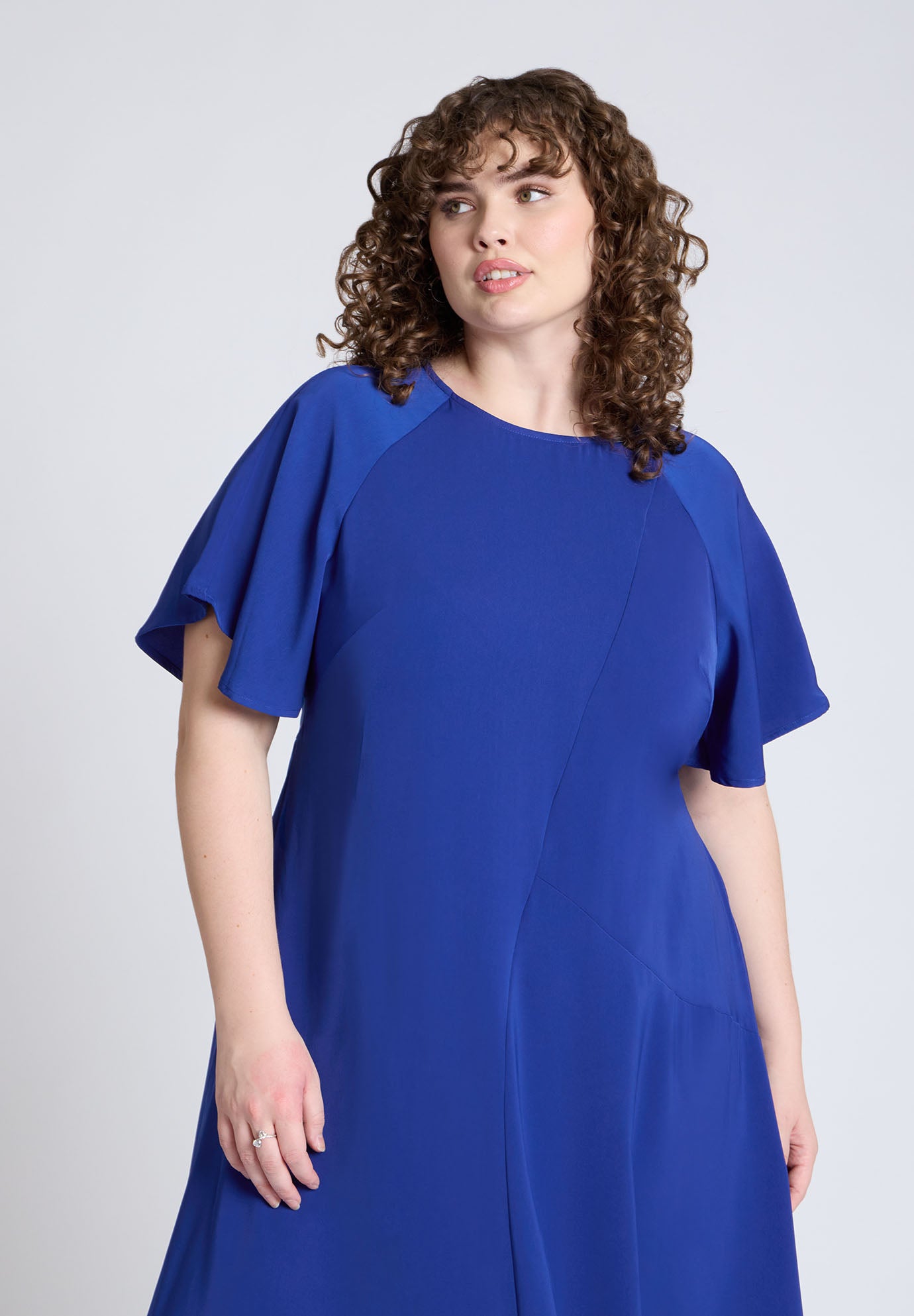 Seam Detail Relaxed Midi Dress image number 2